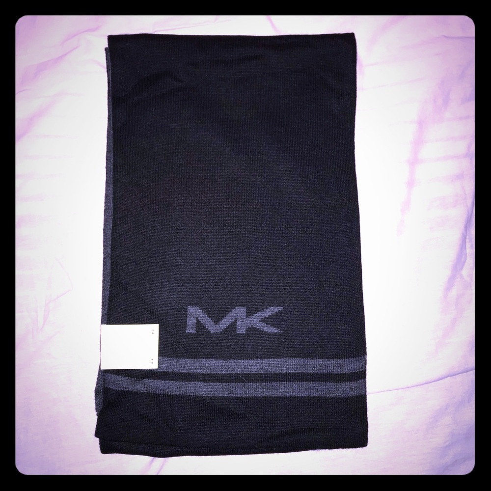 Michael Kors Scarf. NWT